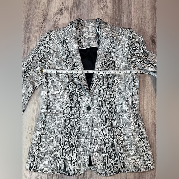 Alice and Olivia Breann Snake Embossed Faux Leather Blazer Size 12 Retail $595 - Picture 9 of 16
